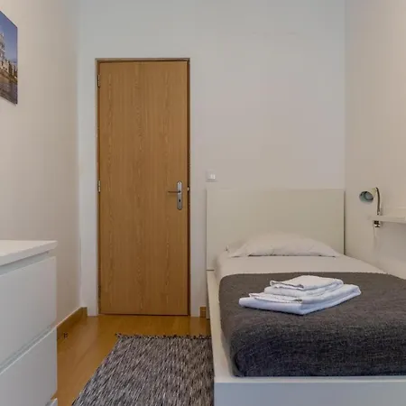 Entrecampos - Family With Terrace Lisbona